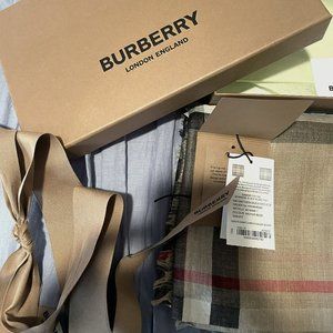 A gauzy, lightweight scarf is oversized checkered print - Burberry Scarf